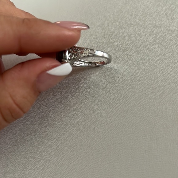 Sterling Silver Pear Shaped Gemstone Antique Style Ring - Picture 11 of 13